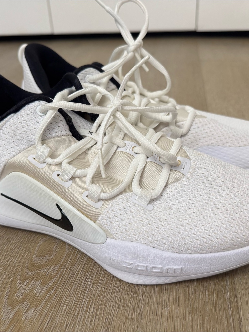 Nike Men’s White and Black Zoom Training Sneakers